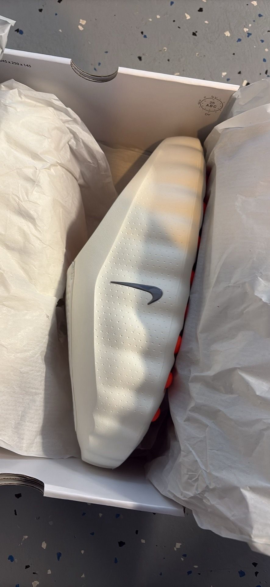 Nike Mind 001