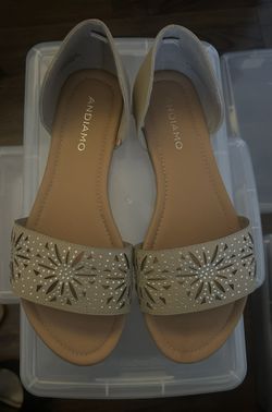 Beige Adiamo Flats…. SZ 8