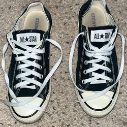 Men’s Black Converse Sneaker Size 7/womens Size 9 
