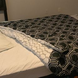Queen mattress and box spring