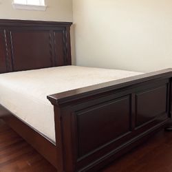 Ashley Queen Bedroom 5 Piece Bedroom Set 