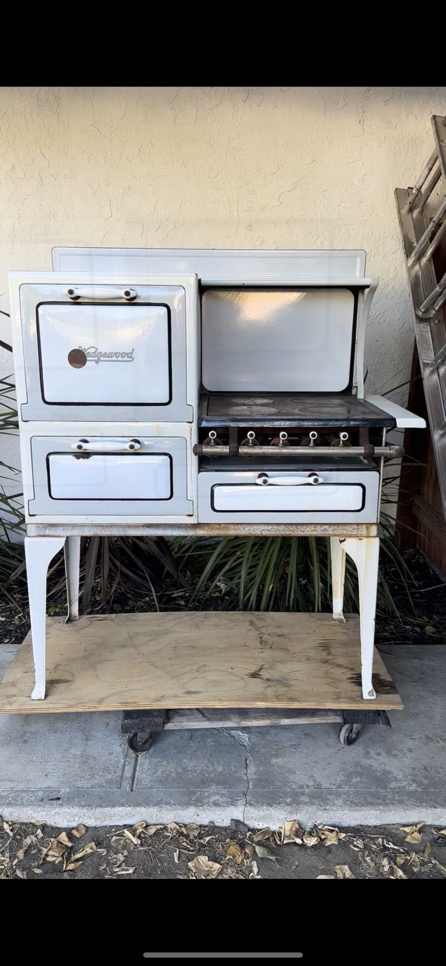 1920 Wedgewood Stove - Good Condition - $200 Firmed Price ✅