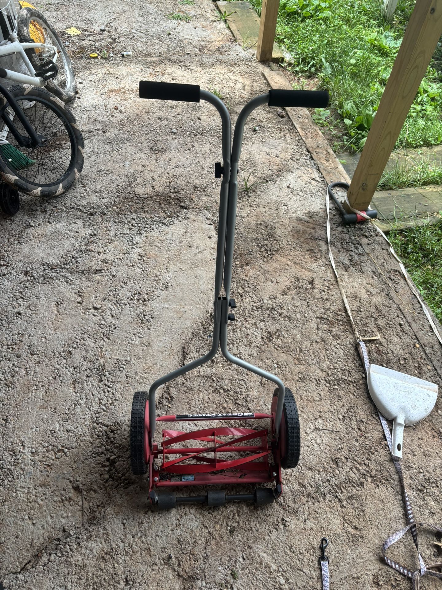 Great States 304-14 14-Inch 5-Blade Push Reel Lawn Mower, Red, Model Number: 304-14, Cutting Width: 14.0 inches