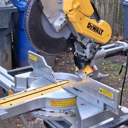 DeWalt 12" Double Compound Miter