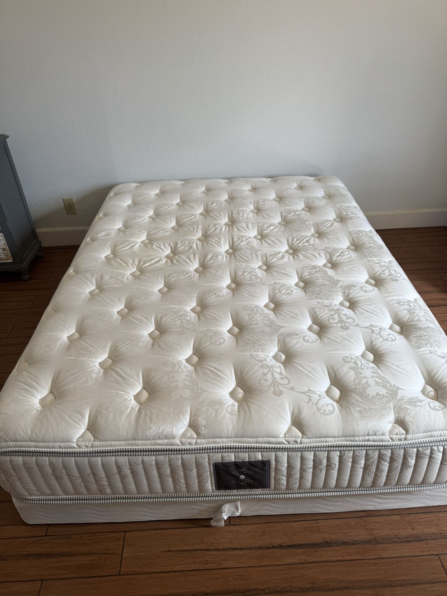 Queen size mattress with box spring $100