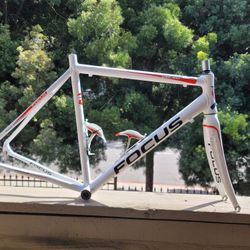 Focus Variado 2.0 Compact 56cm Aluminum Frame With Carbon Fork 