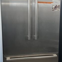 New Bosch Benchmark Series 36 In W 19.4 Cu Ft Built-In Smart French Door Refrigerator In Stainless Steel Counter Depth
