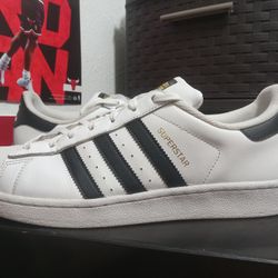 Like New Adidas Superstar Size 10 Mens $30