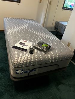 Adjustable Twin XL frame and mattress