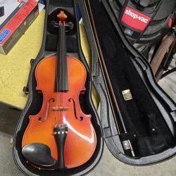 Suzuki Size 4 Violin