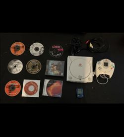 Sega Dreamcast Console Bundle - Controller, Blue VMU, Shenmue & 8 Games