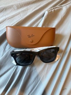 Ray-Ban Meta Smart Glasses with Case