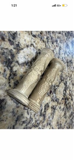 90’s collectors Gt wings stamped bmx grips white