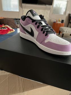 Air Jordan 1 Low Violet Shock White Black 