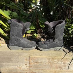 32 Brand Snowboarding Boots Size3