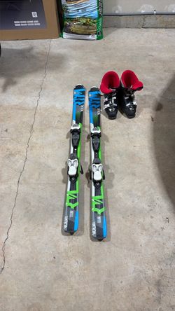 Ski gears (ski and boots)