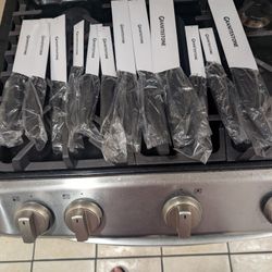 Unused Full 12pc Knife Set