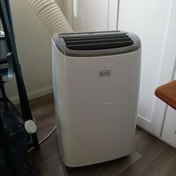 $400 OBO  Black&Decker potable a/c unit