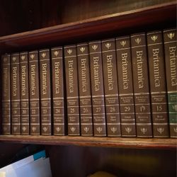 Encyclopedia Brittanica Complete Set