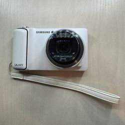 Samsung Galaxy Camera EK-GC100 in White