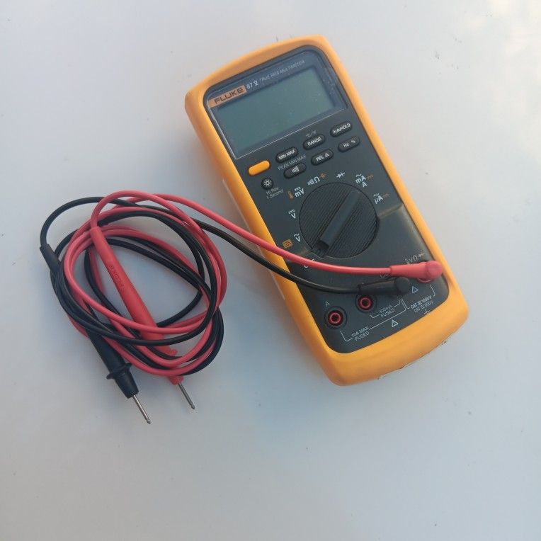 Fluke 87V Industrial True RMS Digital Multimeter. Almost New Condition (Cover Still On Crystal) Just What's In Pics. For Pick Up. No Low Ball/Trades