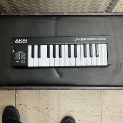 AKAI Professional LPK25 MIDI Controller 