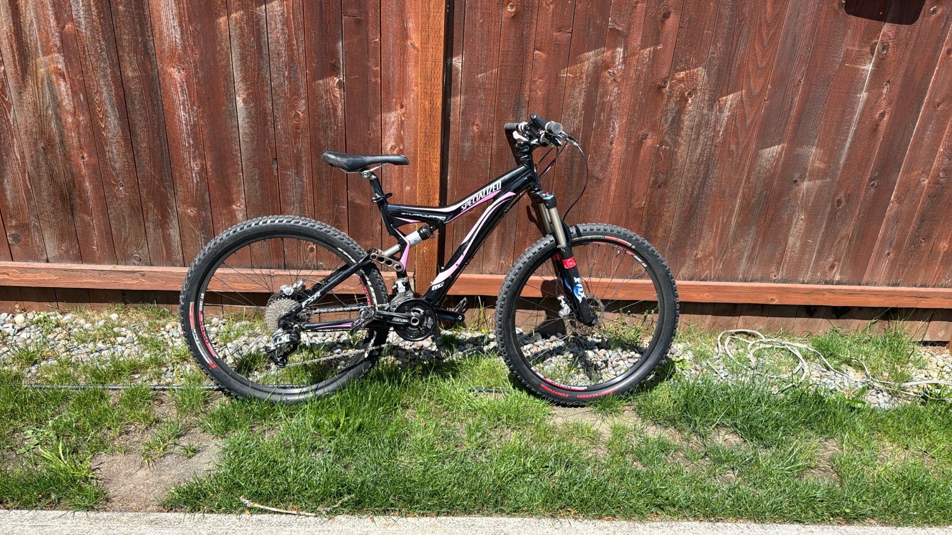 Specialized Double Suspension Mountain Bike With Hydraulic Brakes 26x2 Wheels