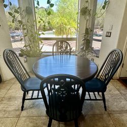 Kitchen And Chairs Set
