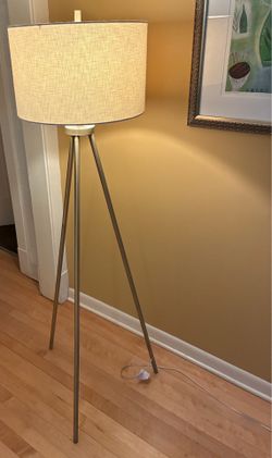 5’ Tall Nickel Plated Floor Lamp