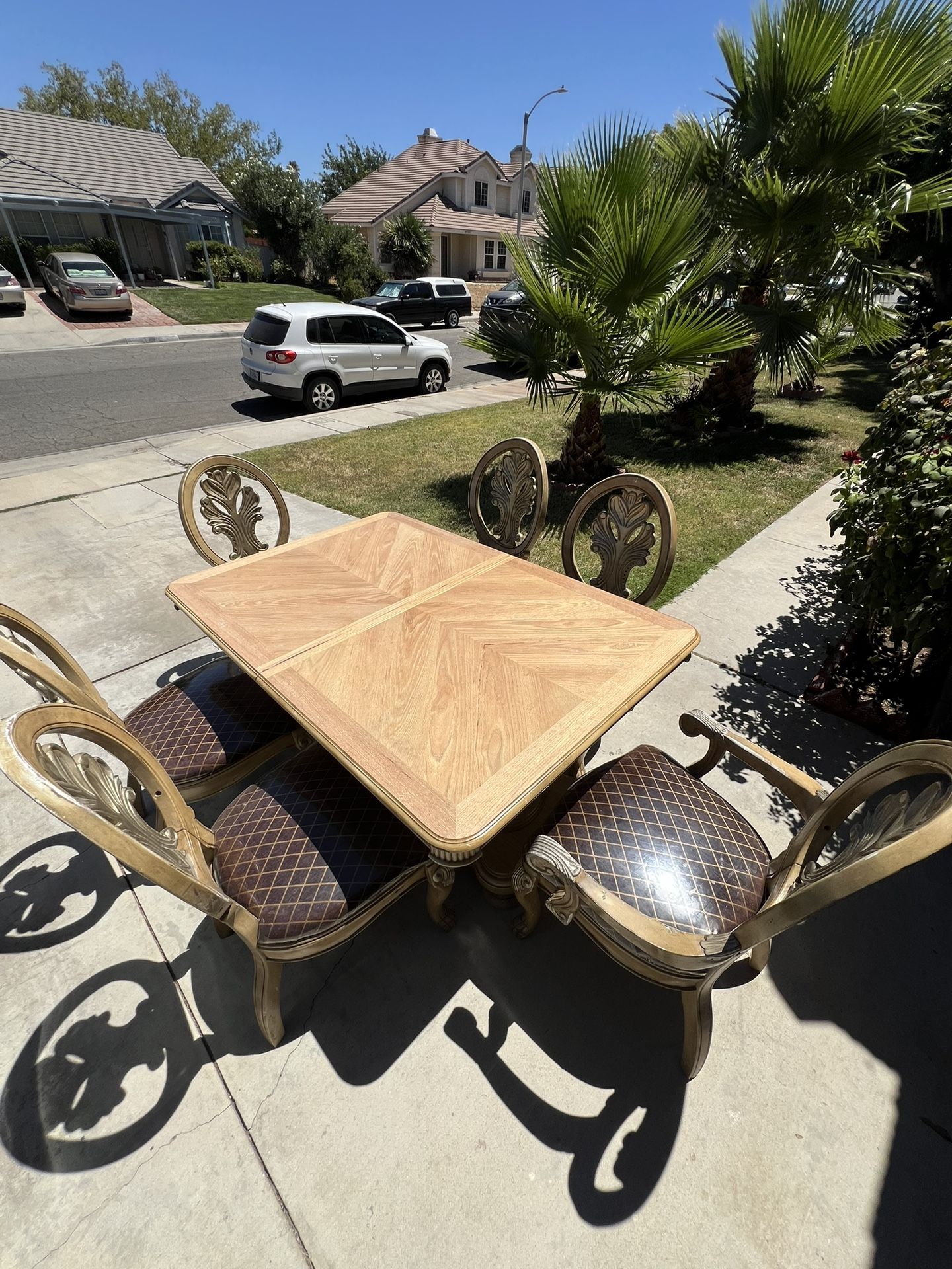 Nice Dining Table With Chairs