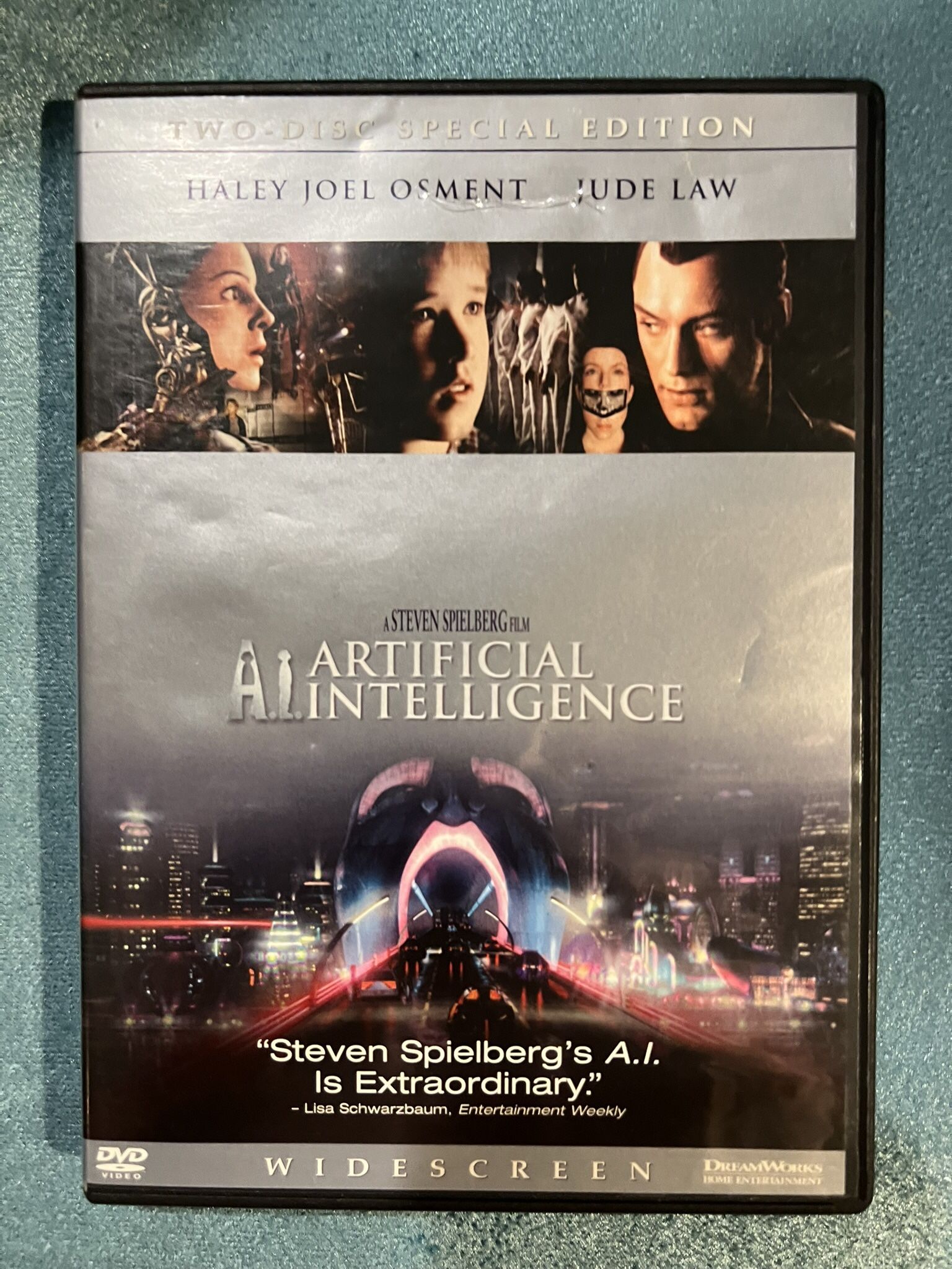 Dee used product no issues artificial intelligence movie staring JUDE LAW