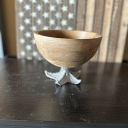 Wood Bowl With Starfish Pedestal 