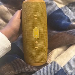 JBL Speaker Yellow