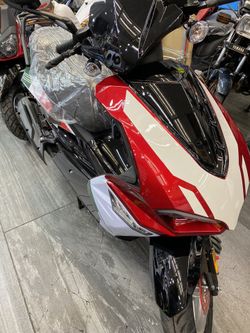 Rocket 150cc Gas Scooter 