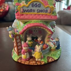Title: Vintage Cottontale Cottages Porcelain Easter Bunny House
