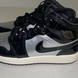Air Jordan 1 MID