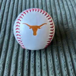 Rawlings Texas Longhorns 7  Autographed Baseball White Red NCAA Souvenir