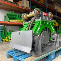 Plate compactor for Excavator Komatsu PC-160/PC-170 or Similar Machine 15-18 tons capacity.