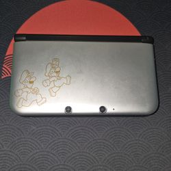 3DS XL - Year of Luigi Edition