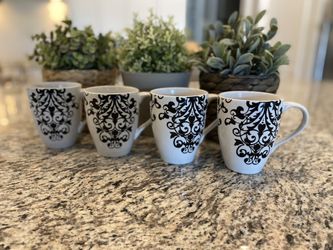 4 Ceramic Mugs