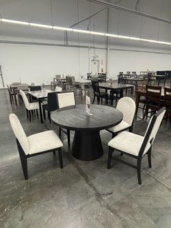 Dining table set