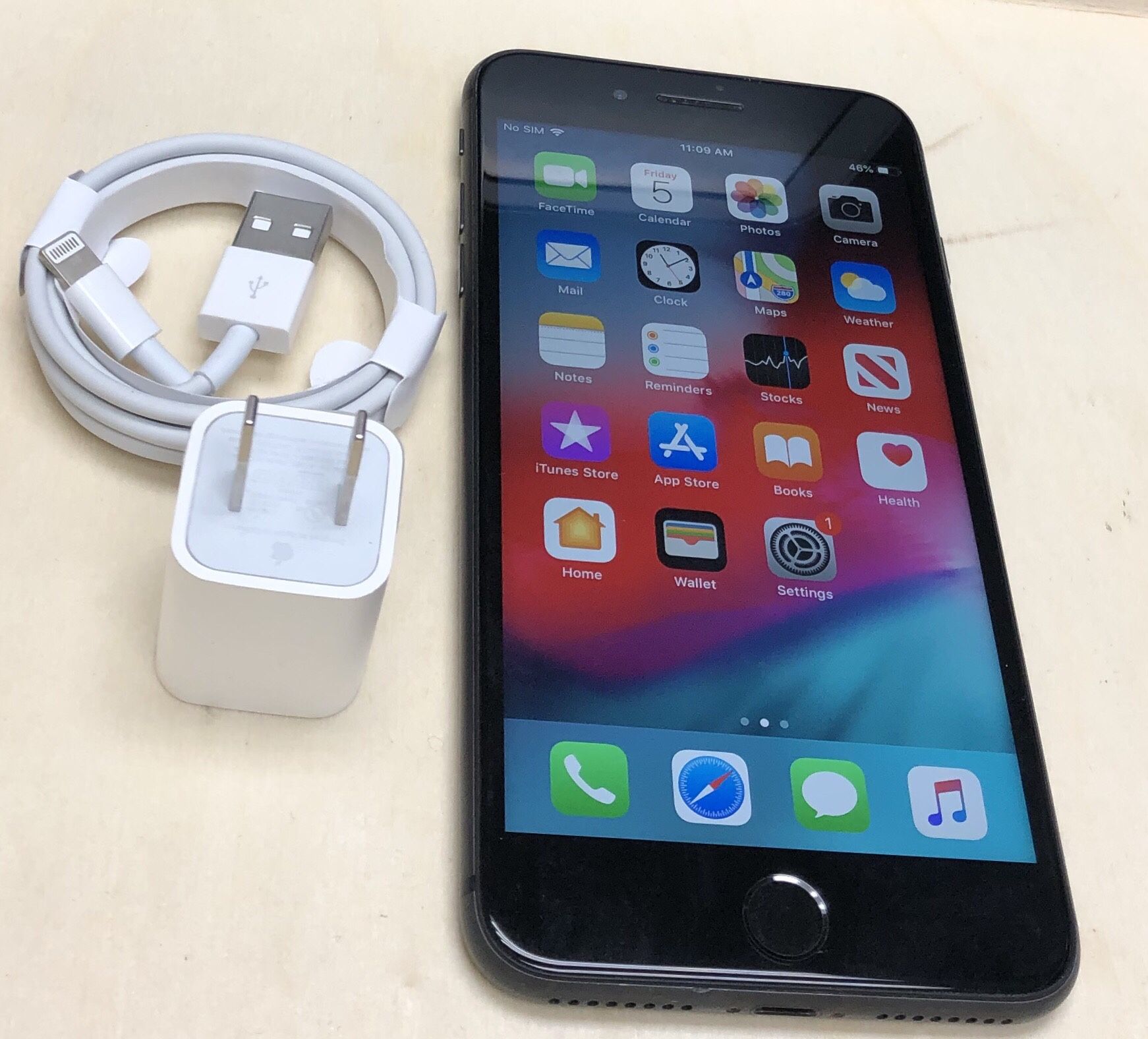 iPhone 8 Plus 64GB Factory Unlocked-Black