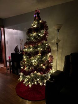 Pre-Lit Artificial Christmas Tree