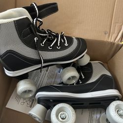 Roller derby girls skates size 4  Display pair