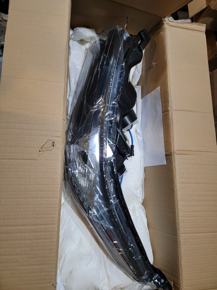17-19 TOYOTA HIGHLANDER HEADLIGHTS