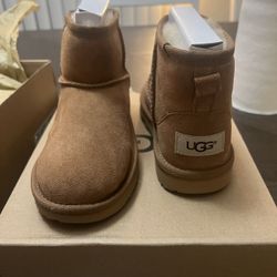 UGG Boots Kids Size 13