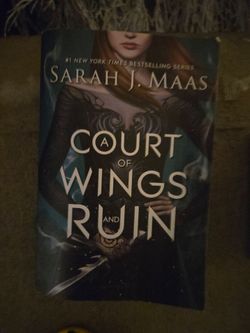A Court of Wings and Ruin by Sarah J. Maas ORIGINAL COVER