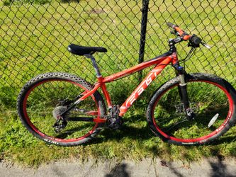 2012 Felt Nine Series 29er Carbon Hardtail Mountain Bike | RockShox 16.5 in Hydraulic Brakes 2x 10