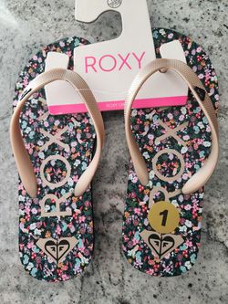 Girls sandals size 1