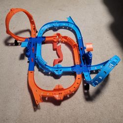 Hot Wheels Race Track